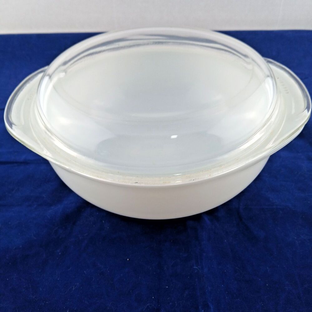 Vintage Pyrex 023 White Milk Glass Casserole Dish 1.5 Qt w Lid 683-C USA